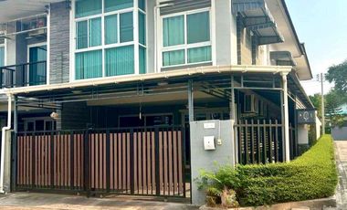 For sale 3 bedrooms townhouse in Si Racha, Chonburi