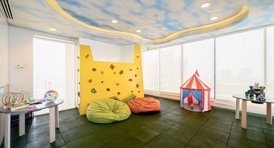 For sale 2 bedrooms condo in Khlong Toei, Bangkok