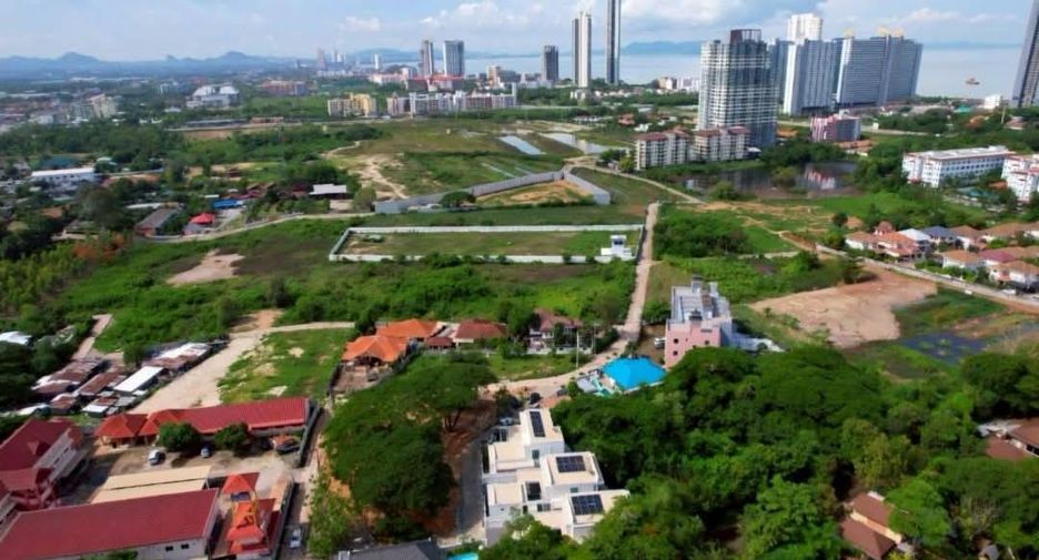 For sale 4 bedrooms villa in Bang Lamung, Chonburi