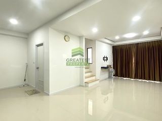 For sale 3 bed townhouse in Mueang Pathum Thani, Pathum Thani