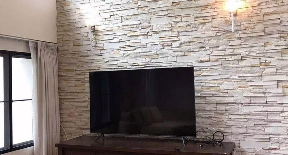 For rent studio townhouse in Watthana, Bangkok