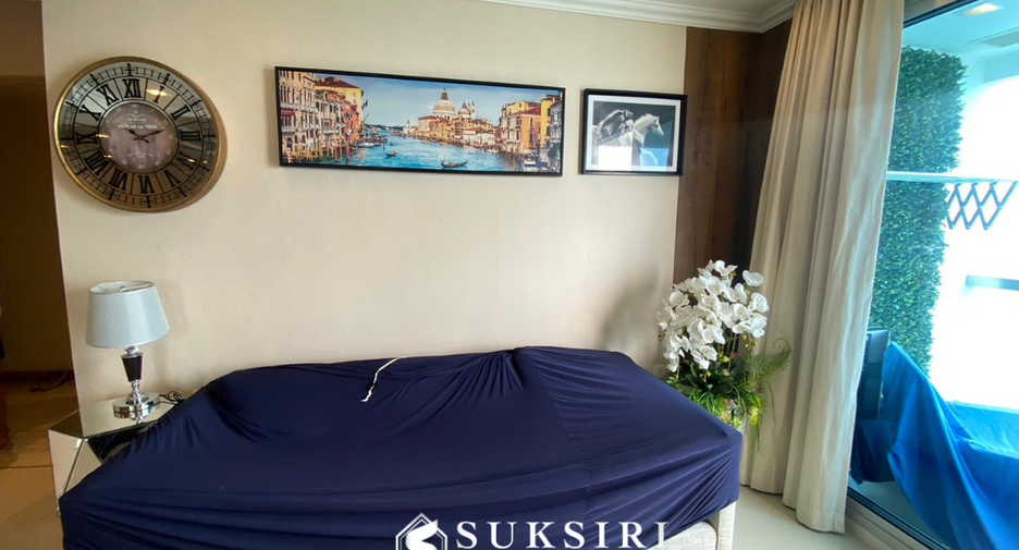 For rent 2 bedrooms condo in North Pattaya, Pattaya