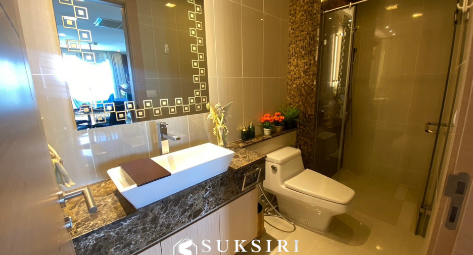For rent 2 bedrooms condo in North Pattaya, Pattaya