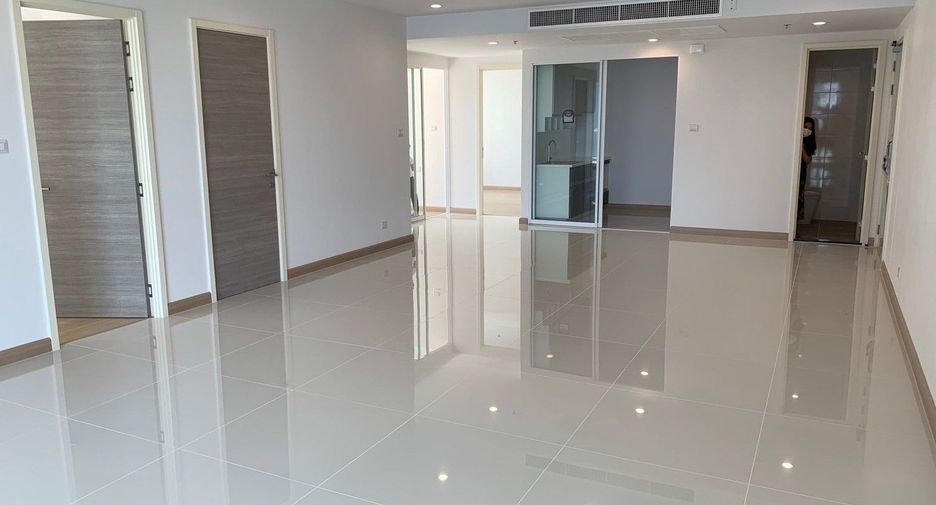 For sale 2 ベッドルーム condo in Yan Nawa, Bangkok