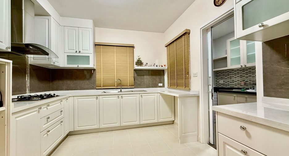 For sale 3 bedrooms house in Mueang Nonthaburi, Nonthaburi