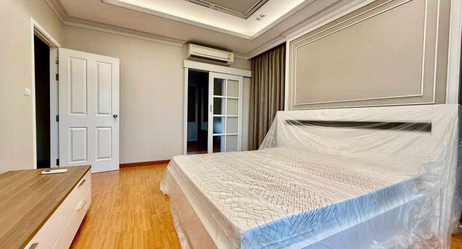 For sale 3 bedrooms house in Mueang Nonthaburi, Nonthaburi