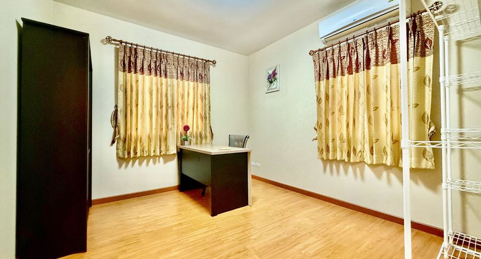 For sale 3 bedrooms house in Mueang Nonthaburi, Nonthaburi