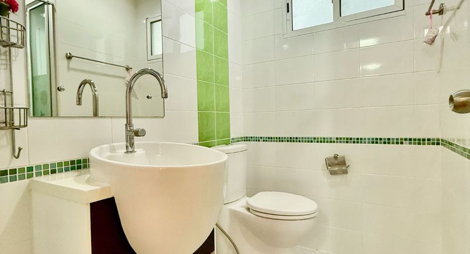 For sale 3 bedrooms house in Mueang Nonthaburi, Nonthaburi