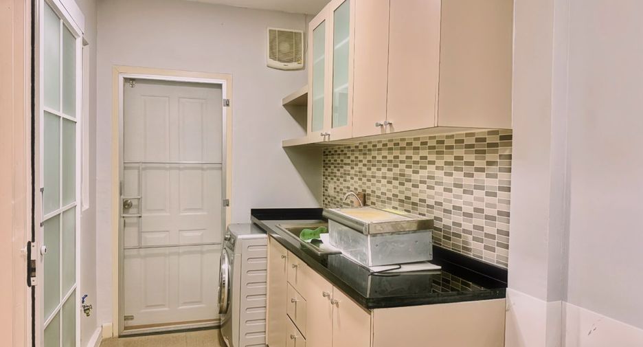 For sale 3 bedrooms house in Mueang Nonthaburi, Nonthaburi