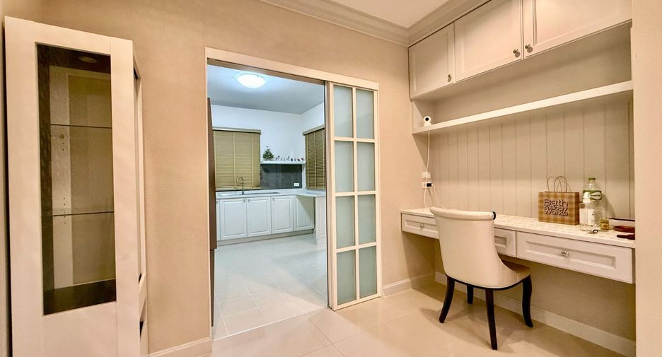 For sale 3 bedrooms house in Mueang Nonthaburi, Nonthaburi