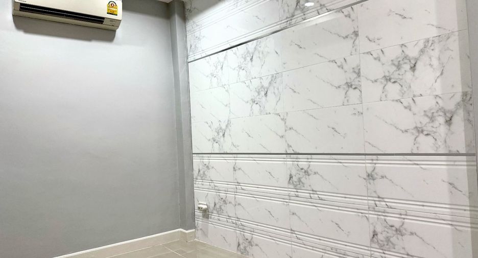 For sale 3 bedrooms house in Mueang Nonthaburi, Nonthaburi