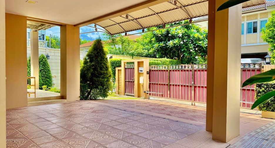 For sale 3 bedrooms house in Mueang Nonthaburi, Nonthaburi