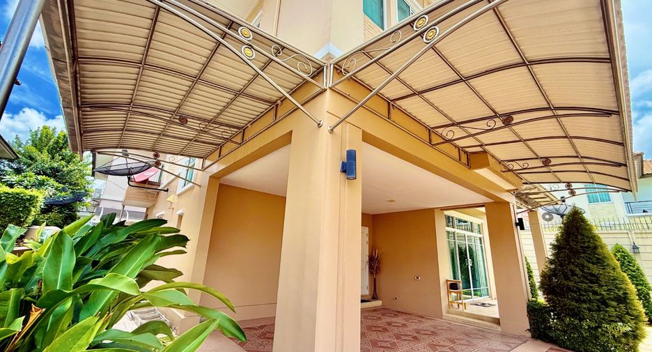 For sale 3 bedrooms house in Mueang Nonthaburi, Nonthaburi