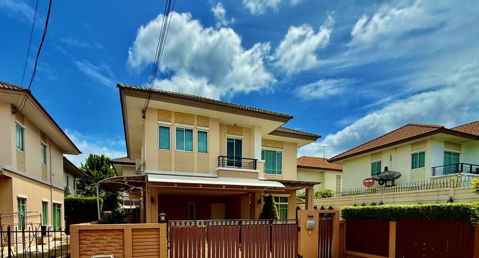For sale 3 bedrooms house in Mueang Nonthaburi, Nonthaburi