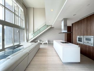 For sale 5 Beds condo in Pathum Wan, Bangkok