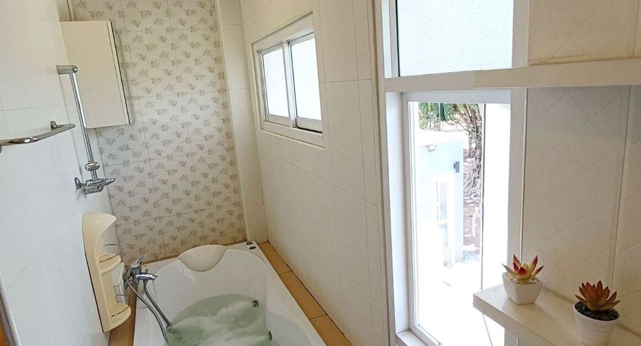 For rent 3 ベッドルーム house in Saraphi, Chiang Mai