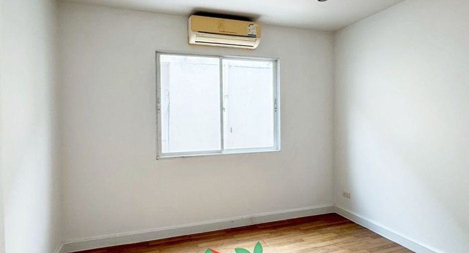 For sale 3 bedrooms townhouse in Mueang Nonthaburi, Nonthaburi