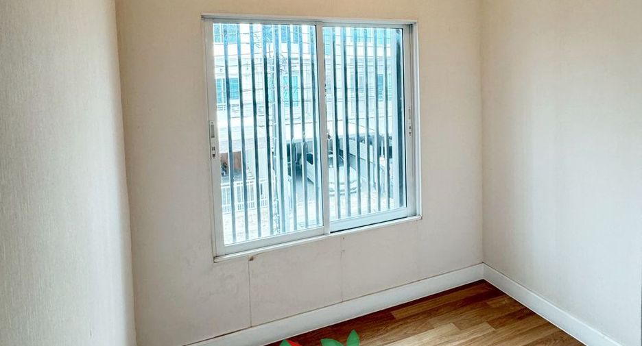 For sale 3 bedrooms townhouse in Mueang Nonthaburi, Nonthaburi