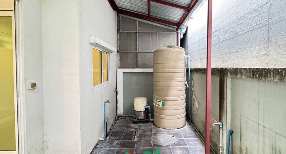 For sale 3 bedrooms townhouse in Mueang Nonthaburi, Nonthaburi