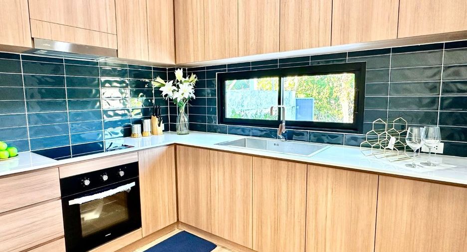 For sale 4 bedrooms house in Bang Lamung, Chonburi