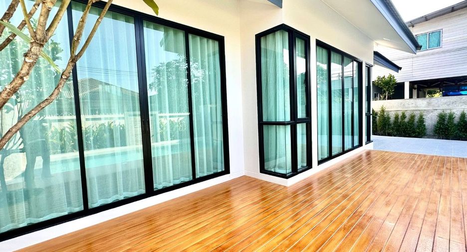 For sale 4 bedrooms house in Bang Lamung, Chonburi
