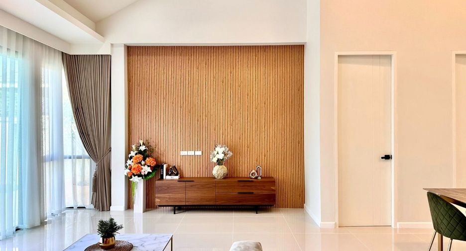 For sale 4 bedrooms house in Bang Lamung, Chonburi