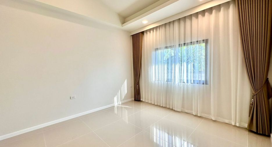 For sale 4 bedrooms house in Bang Lamung, Chonburi