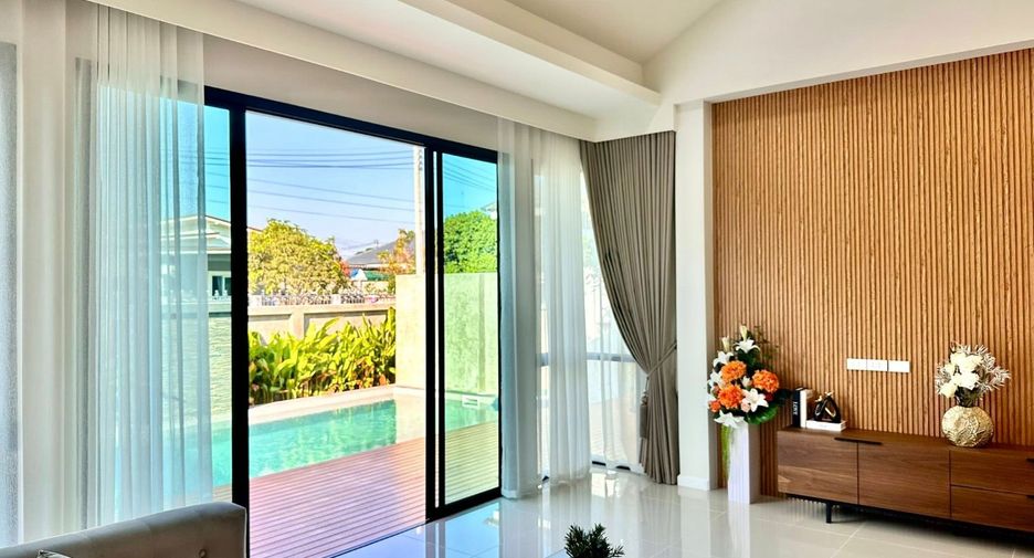 For sale 4 bedrooms house in Bang Lamung, Chonburi