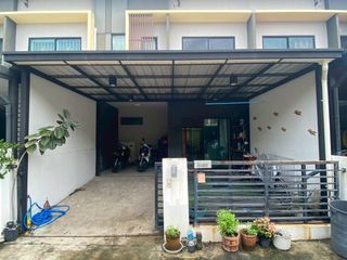 For sale 3 bed townhouse in Don Mueang, Bangkok