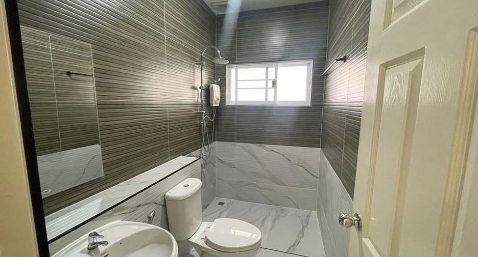 For rent 2 bedrooms house in Mueang Chiang Mai, Chiang Mai