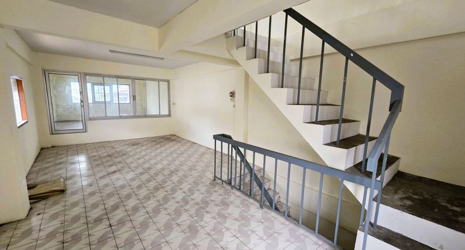 For sale retail Space in Phasi Charoen, Bangkok