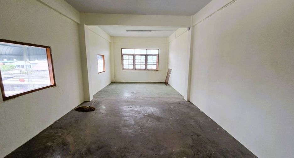 For sale retail Space in Phasi Charoen, Bangkok
