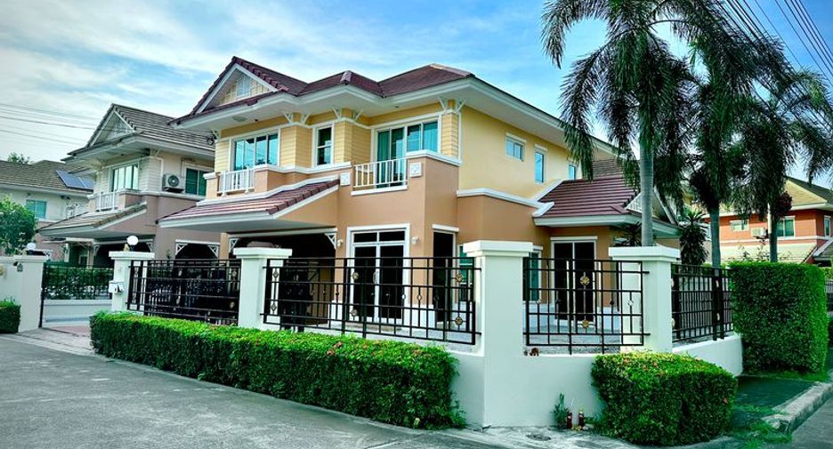 For rent and for sale 3 bedrooms house in Si Racha, Chonburi