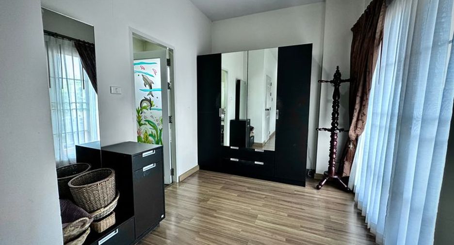 For rent and for sale 3 bedrooms house in Si Racha, Chonburi