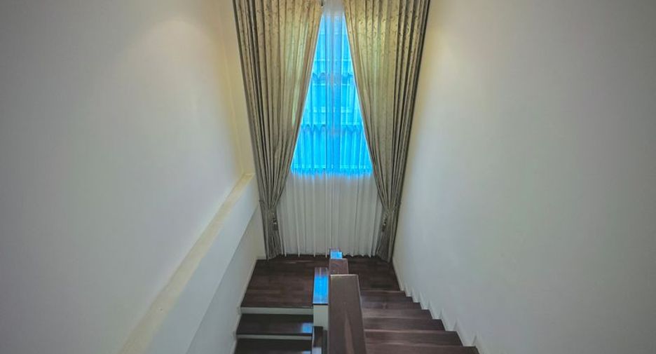For rent and for sale 3 bedrooms house in Si Racha, Chonburi