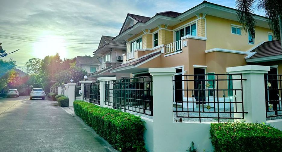 For rent and for sale 3 bedrooms house in Si Racha, Chonburi
