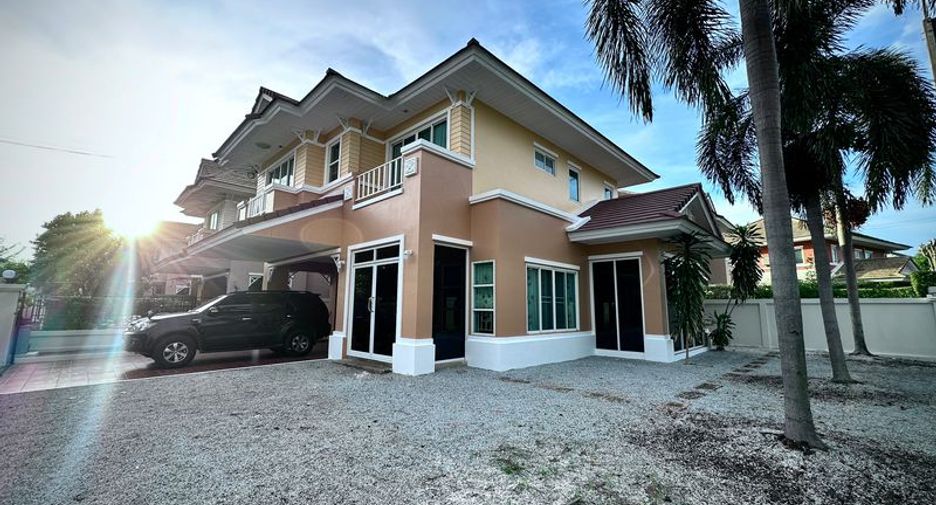 For rent and for sale 3 bedrooms house in Si Racha, Chonburi