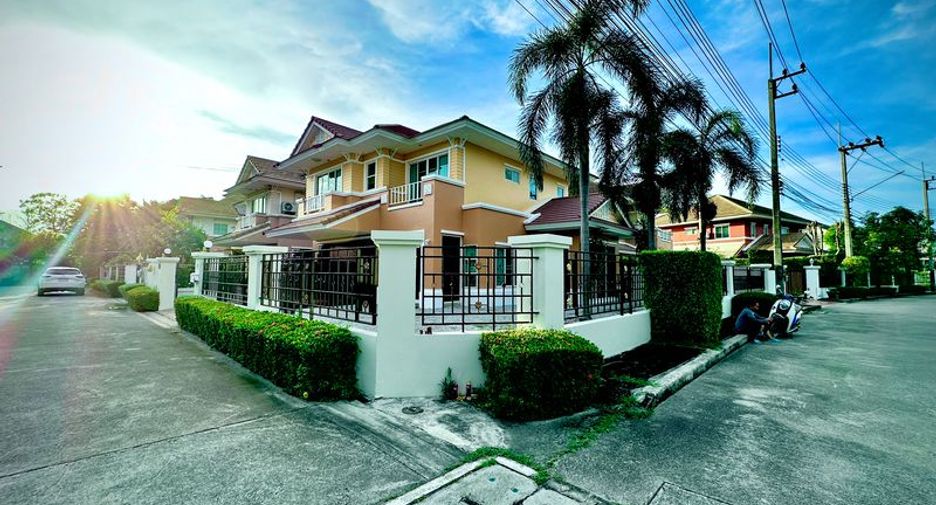 For rent and for sale 3 bedrooms house in Si Racha, Chonburi