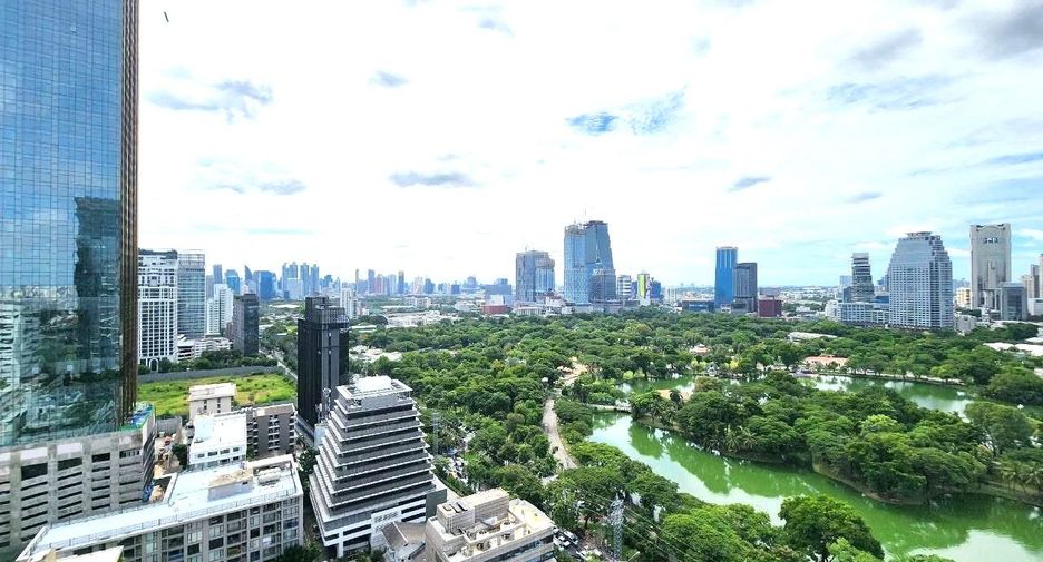 For rent 5 bedrooms condo in Pathum Wan, Bangkok