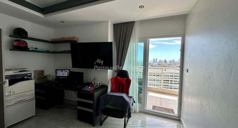 For sale 3 bedrooms condo in Bang Lamung, Chonburi
