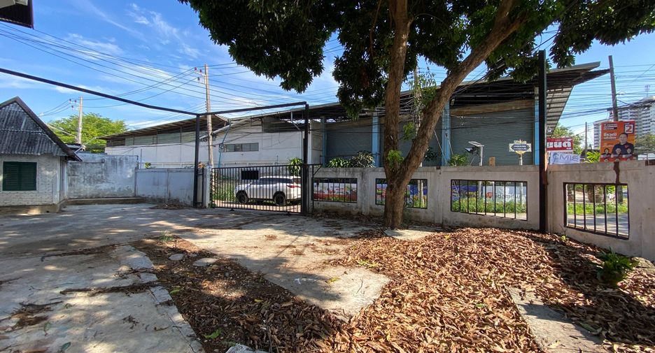 For rent 4 bedrooms retail Space in Mueang Chiang Mai, Chiang Mai
