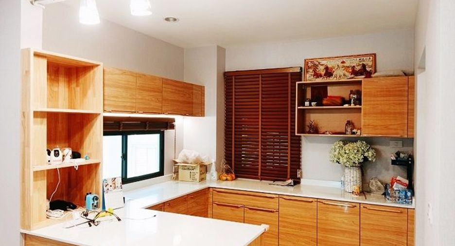 For sale 4 ベッドルーム house in Don Mueang, Bangkok