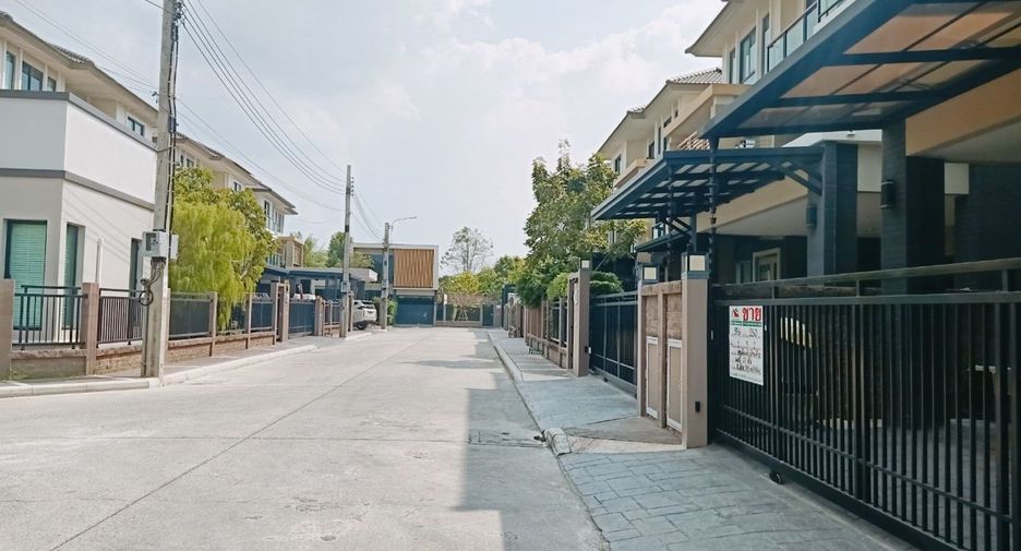 For sale 4 ベッドルーム house in Don Mueang, Bangkok