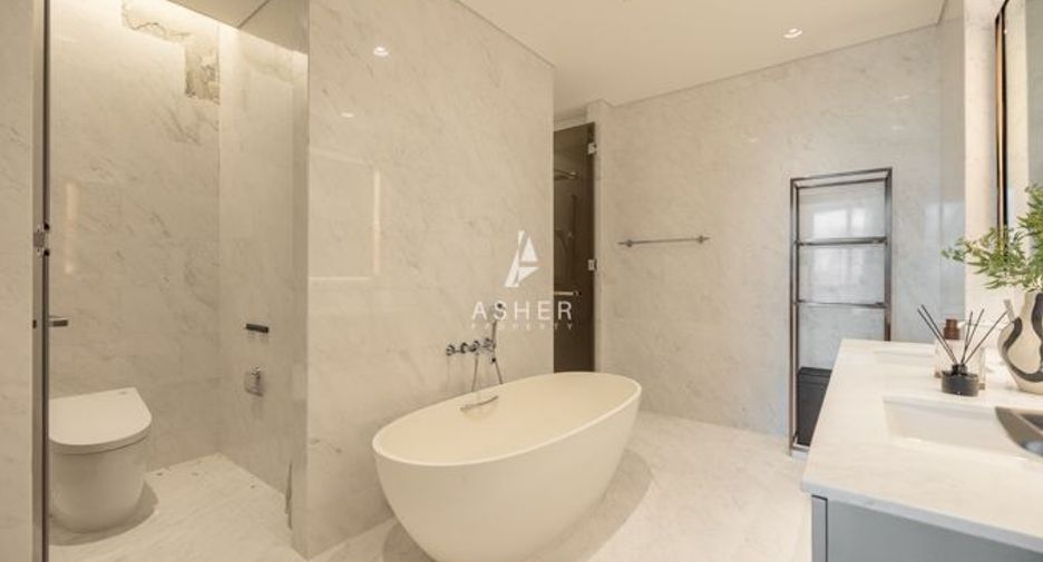 For rent 2 bedrooms condo in Pathum Wan, Bangkok