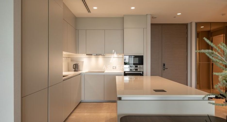 For rent 2 bedrooms condo in Pathum Wan, Bangkok