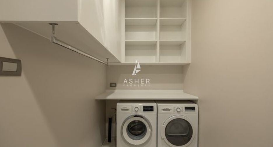 For rent 2 bedrooms condo in Pathum Wan, Bangkok