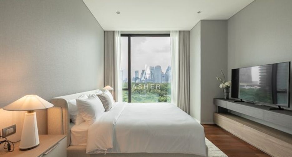 For rent 2 bedrooms condo in Pathum Wan, Bangkok