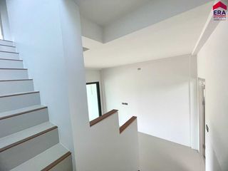 For sale 2 bed townhouse in Mueang Surat Thani, Surat Thani
