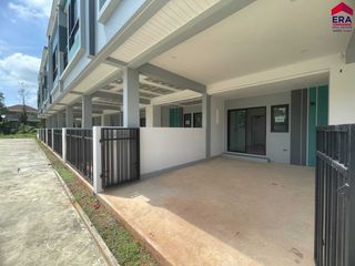 For sale 2 bed townhouse in Mueang Surat Thani, Surat Thani