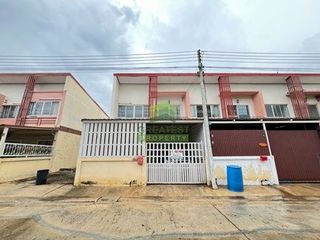 For sale 3 bed townhouse in Bang Len, Nakhon Pathom